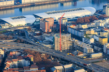 Vue aérienne de L'ancien hôtel de ville de Ludwigshafen, partiellement démoli, se trouvait dans l'ancien centre de l'hôtel de ville, sur l'autoroute surélevée (B44) qui sera encore démolie. à le quartier Mitte in Ludwigshafen am Rhein dans le département Rhénanie-Palatinat, Allemagne