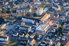 Enregistrement par drone de Chantier de construction pour l'agrandissement de l'Asklepios Südpfalzklinik Kandel à Kandel dans le département Rhénanie-Palatinat, Allemagne
