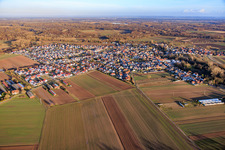 Vue aérienne de De l'ouest à Hördt dans le département Rhénanie-Palatinat, Allemagne