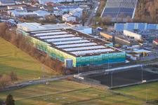 Vue oblique de Bâtiment neuf presque achevé du parc logistique par HANSAINVEST et DFI-Real-Estate Kandel pour FRISCHEPLATTFORM SÜDWEST de Gemüsering Stuttgart GmbH à le quartier Minderslachen in Kandel dans le département Rhénanie-Palatinat, Allemagne