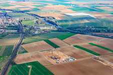 Plateforme de forage du deuxième site de forage profond de Vulcan Energy, situé entre Rohrbach et Insheim, pour la production d'énergie géothermique et de lithium. à Rohrbach dans le département Rhénanie-Palatinat, Allemagne