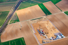 Plateforme de forage du deuxième site de forage profond de Vulcan Energy, situé entre Rohrbach et Insheim, pour la production d'énergie géothermique et de lithium. à Rohrbach dans le département Rhénanie-Palatinat, Allemagne