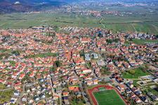 Du sud à Maikammer dans le département Rhénanie-Palatinat, Allemagne