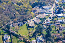 Hans-Meyer-Weg avec la maison Butenschoen et la tour Bismarck à Landau in der Pfalz dans le département Rhénanie-Palatinat, Allemagne
