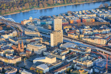 Rue du barrage sous la rue principale Sud à le quartier Mitte in Ludwigshafen am Rhein dans le département Rhénanie-Palatinat, Allemagne