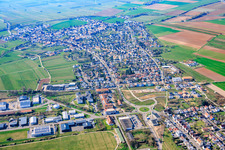 Du nord-est à le quartier Lachen in Neustadt an der Weinstraße dans le département Rhénanie-Palatinat, Allemagne