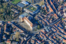 Karlsburg (Carlsburg) et Scheck-in-Center Durlach à la Weiherhofhalle à le quartier Durlach in Karlsruhe dans le département Bade-Wurtemberg, Allemagne