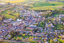 Du sud-est à Puttelange-aux-Lacs dans le département Moselle, France