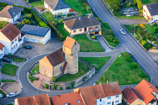 Très ancienne chapelle fortifiée datant de 796 dans le district de Heckenransbach à Ernestviller dans le département Moselle, France