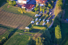 Emplacement pour camping-car au domaine viticole Junker à Sonnenberghof à Impflingen dans le département Rhénanie-Palatinat, Allemagne