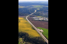 L'autoroute A4 se poursuit vers l'est après l'aire de stationnement sud de Rodablick. à le quartier Gernewitz in Stadtroda dans le département Thuringe, Allemagne