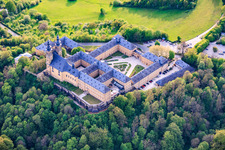 Abbaye de Banz avec la salle impériale, l'église abbatiale Saint-Denys-et-Saint-Pierre, la sculpture et le mémorial de Valentin Rathgeber et la Fondation Hanns Seidel - Abbaye de Banz à le quartier Unnersdorf in Bad Staffelstein dans le département Bavière, Allemagne