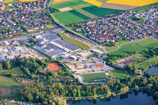 Centre sportif Bernd Potzel d'Oberau et parc industriel Staffelstein-West avec porcelaine Goebel à Bad Staffelstein dans le département Bavière, Allemagne