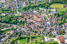Vieille ville vue du nord à Arnstein dans le département Bavière, Allemagne