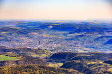Vue de la ville dans la vallée de la Saale depuis le sud-ouest à le quartier Jena-Süd in Jena dans le département Thuringe, Allemagne