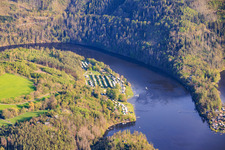 Le barrage de Hohenwarte I, au nord, avec le camping de Neumannshof à Gössitz dans le département Thuringe, Allemagne