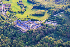Abbaye de Banz avec la salle impériale, l'église abbatiale Saint-Denys-et-Saint-Pierre, la sculpture et le mémorial de Valentin Rathgeber et la Fondation Hanns Seidel - Abbaye de Banz à le quartier Unnersdorf in Bad Staffelstein dans le département Bavière, Allemagne