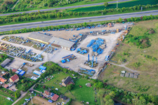 Entrepôt de matériaux de l'entreprise de construction GLÖCKLE Hoch- und Tiefbau GmbH sur l'A70 à le quartier Oberndorf in Schweinfurt dans le département Bavière, Allemagne
