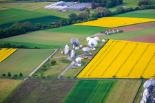 Antennes paraboliques pour la communication par satellite de la station terrestre Fuchsstadt à Fuchsstadt dans le département Bavière, Allemagne