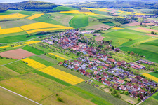 Du nord-ouest à le quartier Weyersfeld in Karsbach dans le département Bavière, Allemagne