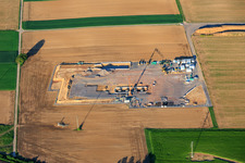 Chantier de construction du deuxième site de forage sur le Trappelberg du projet Lionheart de Vulcan Energy, destiné à assurer l'approvisionnement futur en chaleur neutre en carbone de la ville de Landau, ainsi qu'à l'extraction de lithium et à la production d'électricité via une centrale ORC. à Rohrbach dans le département Rhénanie-Palatinat, Allemagne