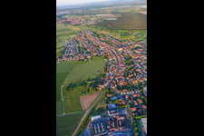 De l'ouest à Hatzenbühl dans le département Rhénanie-Palatinat, Allemagne