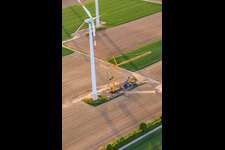 Chantier de démolition des éoliennes de 22 ans dans le cadre de la modernisation du parc éolien Minfeld. JUWI à Minfeld dans le département Rhénanie-Palatinat, Allemagne