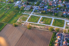 Premier chantier de construction dans le nouveau quartier en développement Im Kirschgarten à Winden dans le département Rhénanie-Palatinat, Allemagne