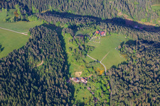 Fermes de la Forêt-Noire à le quartier Kienbächle in Schiltach dans le département Bade-Wurtemberg, Allemagne