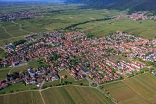 Du nord-est à Maikammer dans le département Rhénanie-Palatinat, Allemagne