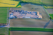 Chantier de construction du deuxième site de forage sur le Trappelberg du projet Lionheart de Vulcan Energy, destiné à assurer l'approvisionnement futur en chaleur neutre en carbone de la ville de Landau, ainsi qu'à l'extraction de lithium et à la production d'électricité via une centrale ORC. à Rohrbach dans le département Rhénanie-Palatinat, Allemagne