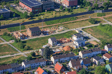 Premiers chantiers de construction résidentielle dans la nouvelle zone de développement de Storchenring à le quartier Queichheim in Landau in der Pfalz dans le département Rhénanie-Palatinat, Allemagne