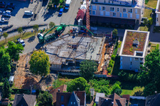 Réalisation de la dalle du premier étage de 18 appartements en copropriété avec sous-sol aménagé en centre-ville par Grathwohl Erdbau und Abbruch GmbH et AK.Bau GmbH à Kandel dans le département Rhénanie-Palatinat, Allemagne