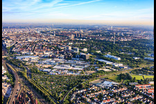 Parc industriel de Fahrlach depuis le sud-est à le quartier Schwetzingerstadt in Mannheim dans le département Bade-Wurtemberg, Allemagne