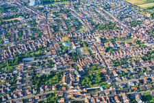 Vue d'ensemble de la ville depuis le nord à le quartier Iggelheim in Böhl-Iggelheim dans le département Rhénanie-Palatinat, Allemagne