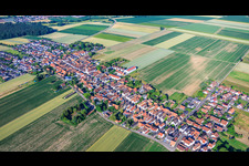 Du nord-est à le quartier Hayna in Herxheim bei Landau dans le département Rhénanie-Palatinat, Allemagne