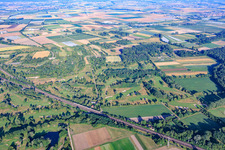 Terrain de golf du Kurpfalz Golf Park à l'ouest de la voie ferrée à Schifferstadt dans le département Rhénanie-Palatinat, Allemagne