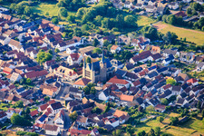Église Saint-Pierre-et-Saint-Paul à 3 tours à le quartier Geinsheim in Neustadt an der Weinstraße dans le département Rhénanie-Palatinat, Allemagne