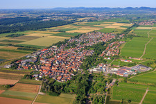 Du nord-est à le quartier Niederhochstadt in Hochstadt dans le département Rhénanie-Palatinat, Allemagne