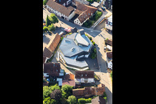 Église moderne Saint-Sébastien au centre du village à Silz dans le département Rhénanie-Palatinat, Allemagne