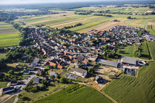 Du nord-ouest à Stundwiller dans le département Bas Rhin, France