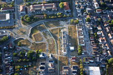 Nouvelle zone de développement développée et partiellement construite "Am Pfefferminzbähnel" à le quartier Speyerdorf in Neustadt an der Weinstraße dans le département Rhénanie-Palatinat, Allemagne