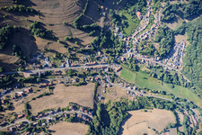 Vue du village dans la vallée de Schwarzbach à Waldhouse dans le département Moselle, France