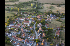 Centre du village avec l'église Saint-Martin à le quartier Medelsheim in Gersheim dans le département Sarre, Allemagne