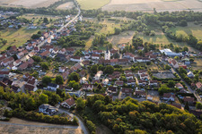 Vu de l'ouest, le matin à Rimling dans le département Moselle, France