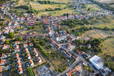 Église au centre du village à Rimling dans le département Moselle, France