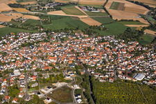 Du sud à le quartier Pflaumheim in Großostheim dans le département Bavière, Allemagne