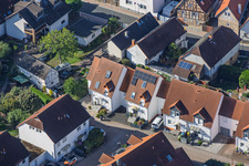Nouveaux bâtiments à Zur Herrenwiese à le quartier Sickenhofen in Babenhausen dans le département Hesse, Allemagne