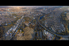 Panorama urbain depuis le sud, de BASF et du quartier Gartenstadt jusqu'au Rhin à le quartier Mitte in Ludwigshafen dans le département Rhénanie-Palatinat, Allemagne