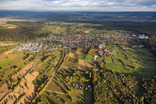 De l'ouest à le quartier Langensteinbach in Karlsbad dans le département Bade-Wurtemberg, Allemagne